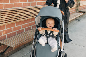 Callum Uppababy Vista V3 - Lifestyle 3