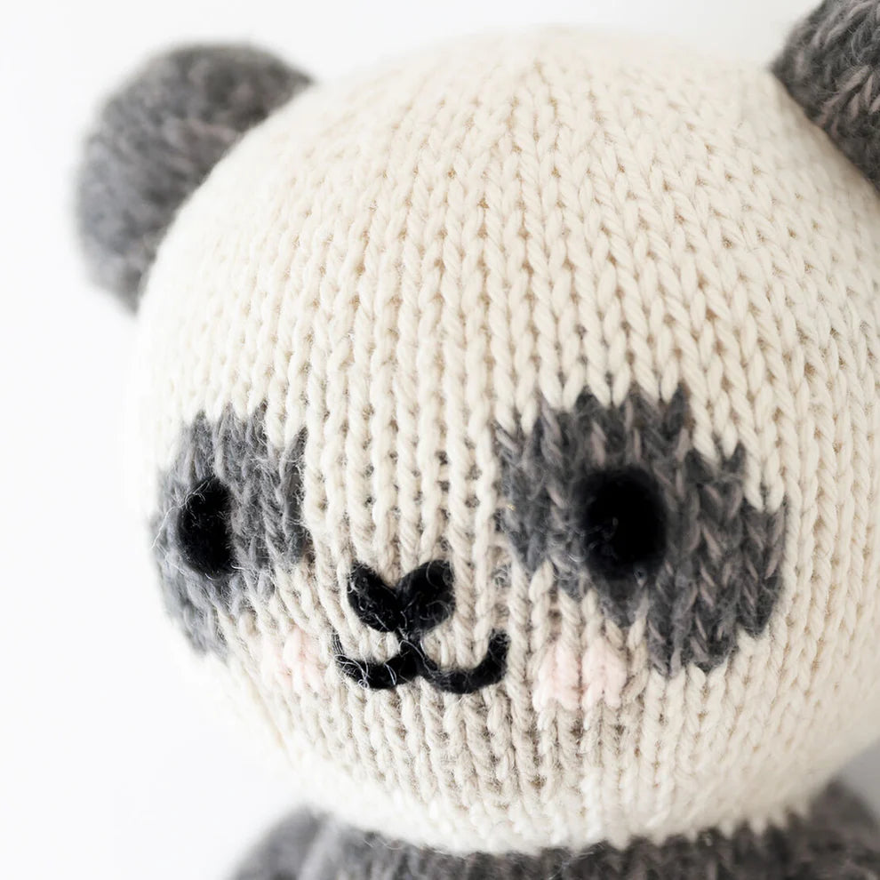 cuddle + kind Hand-Knit Baby Animal - Panda Detail