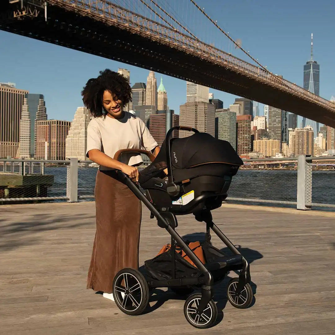 Nuna MIXX Next + PIPA urbn Travel System Lifestyle 3