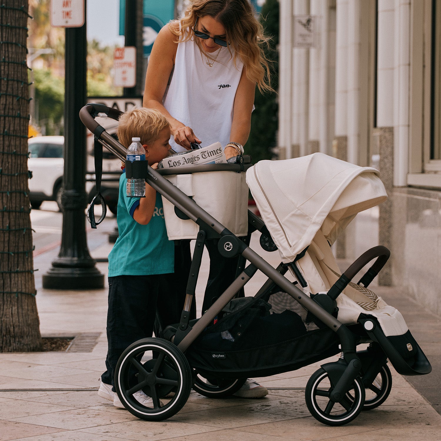 CYBEX e-Gazelle S Stroller - Lifestyle 2