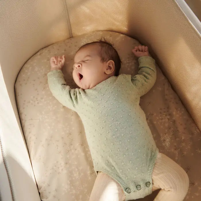 Stokke® Snoozi™ Bassinet - Lifestyle 5